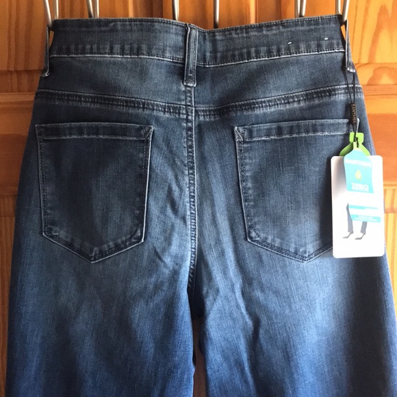 Jeans - Picture 3 of 4